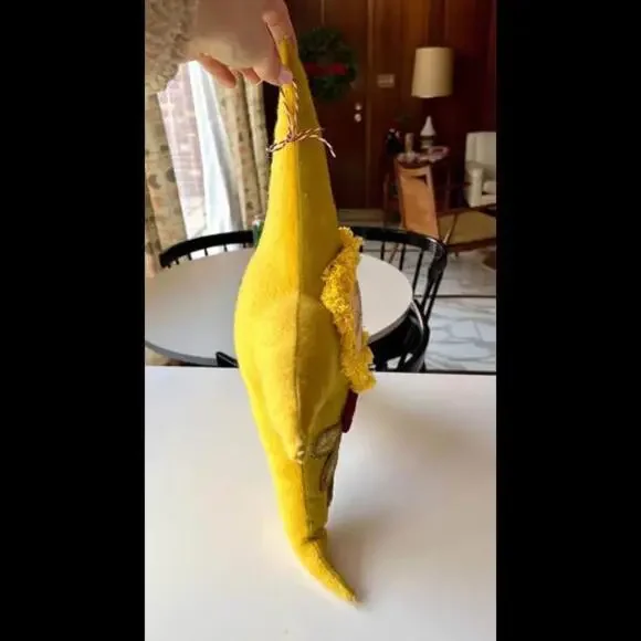 Retro Merry Christmas Star Pillow Embroidered flowers - Picture 5 of 8